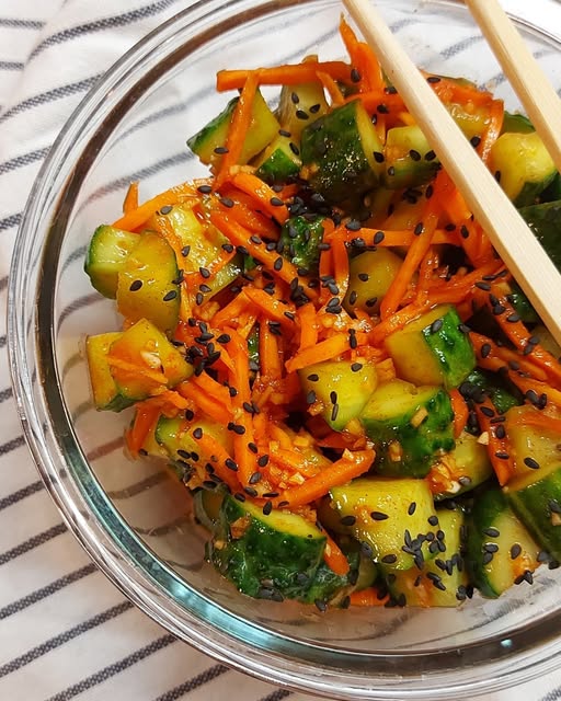 Agurkų ir morkų salotos OI MUCHIM